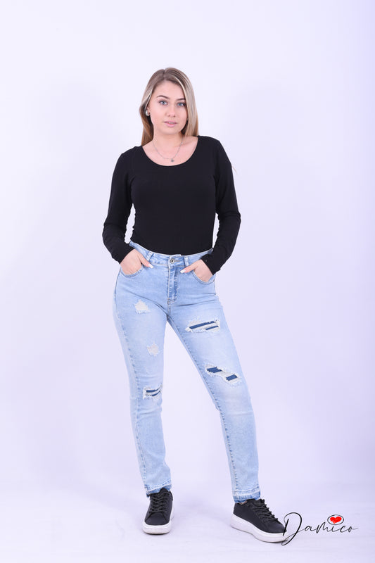 Jeans skinny con strappi